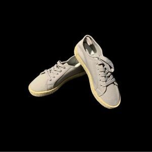 NWOT Arden ortholite thick sole sneaker